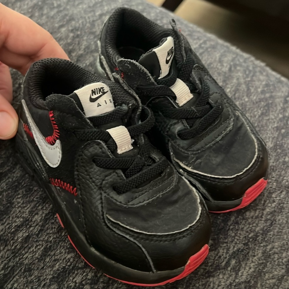 Nike airmax black and red size 6C worn